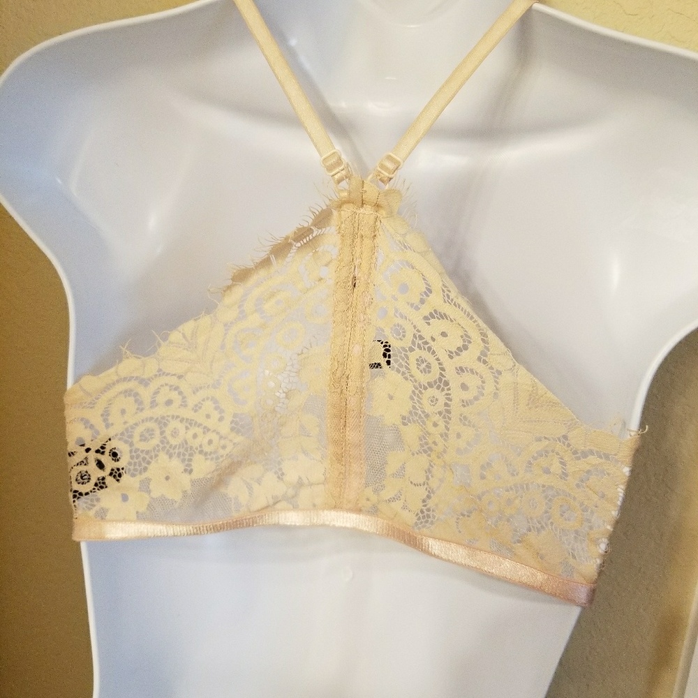 BRAND NEW LIGHT PEACH NEUTRAL BRALETTE SIZE SMALL